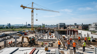 Jeunes apprentis en BTP des Hauts-de-France sur un chantier, symbolisant le nouveau pacte pour l'apprentissage et la formation professionnelle.