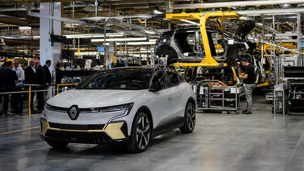 Illustration de l’investissement Renault électrique et de la production industrielle en France