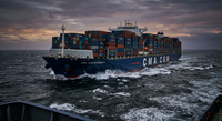 Navire porte-conteneurs traversant la mer Rouge, symbolisant les défis de la Supply Chain mondiale et la nécessité d'une résilience accrue face aux crises géopolitiques.